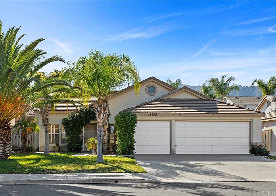 1st image of 18945 Applewood Way