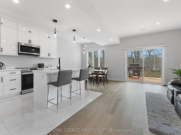 4th image of 318 River Rd