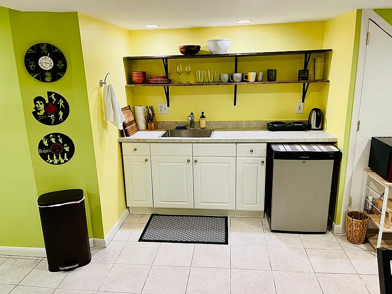 1421 Buchanan St NW — Photo 2