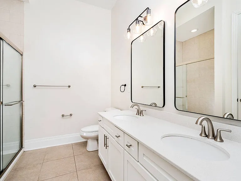 Harrison Park Apartments — Photo 16