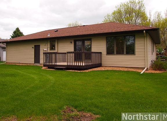 2nd image of 303 10th St SE