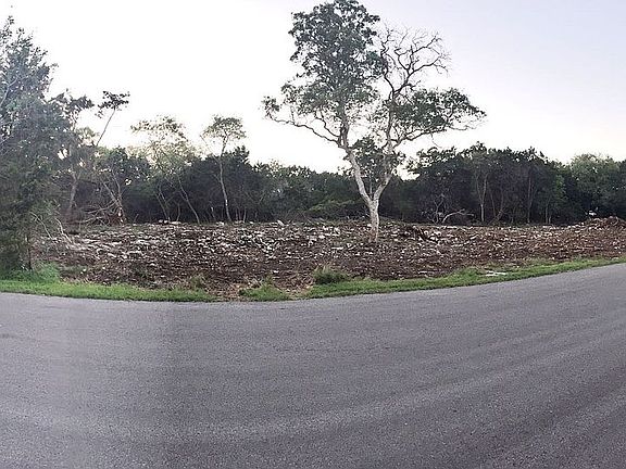 2nd image of 10 Vista Dr