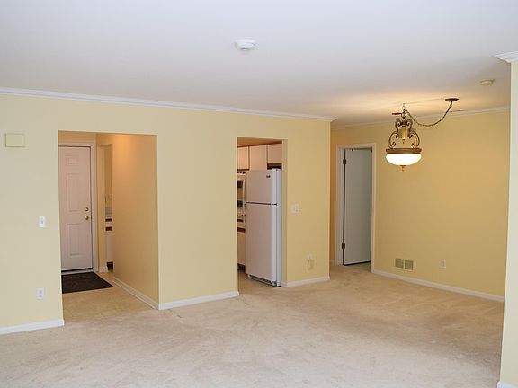 2nd image of 42543 Lilley Pointe Dr #19