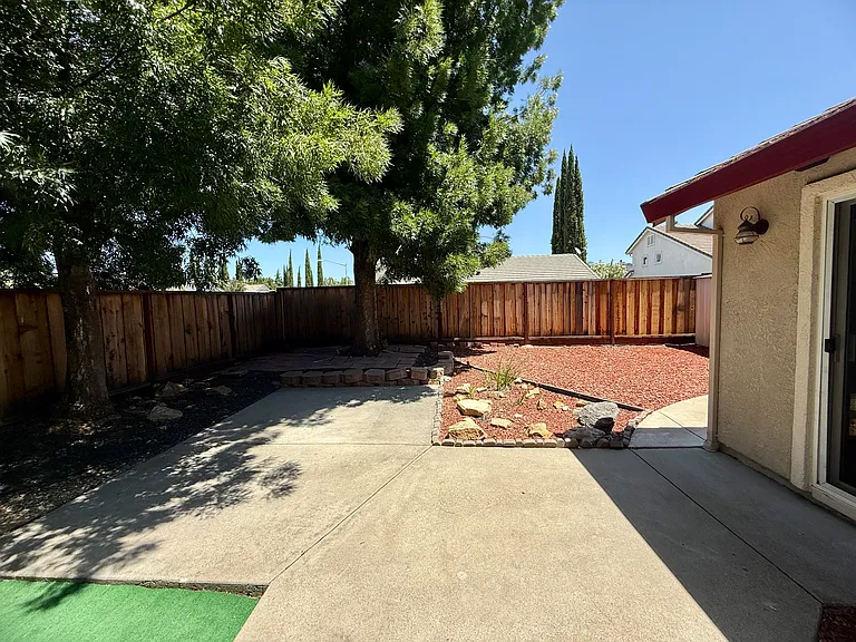 4901 Hillridge Way — Photo 26