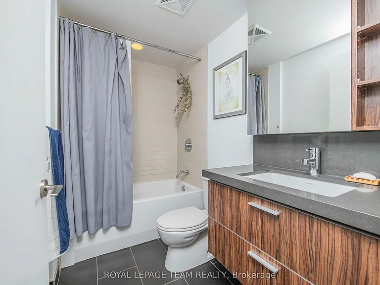 360 McLeod St #306 — Photo 17