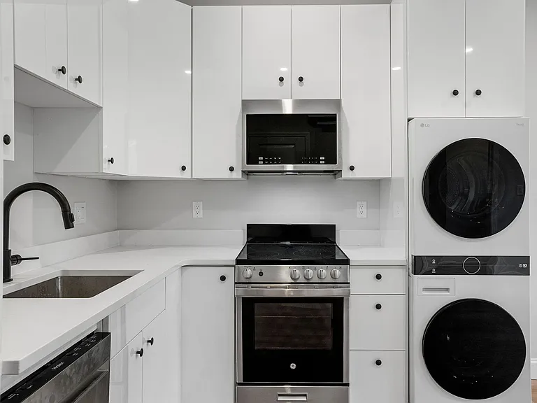 174 Salem St #2 — Photo 14