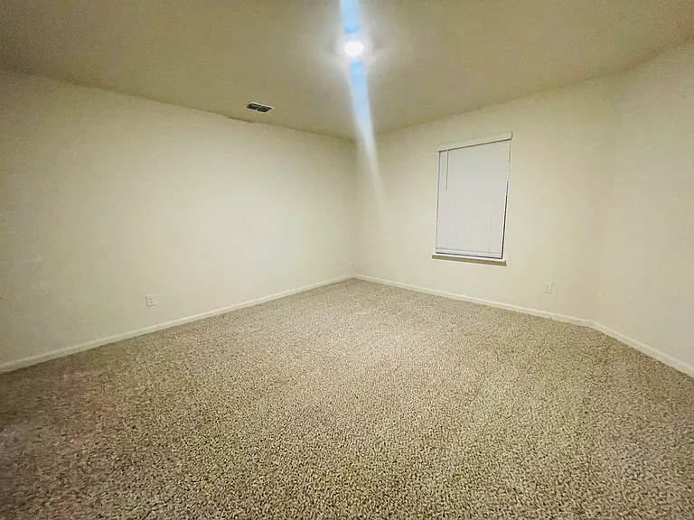 620 Fountain Dr — Photo 12