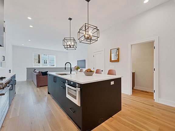 5th image of 2723 W Potomac Ave