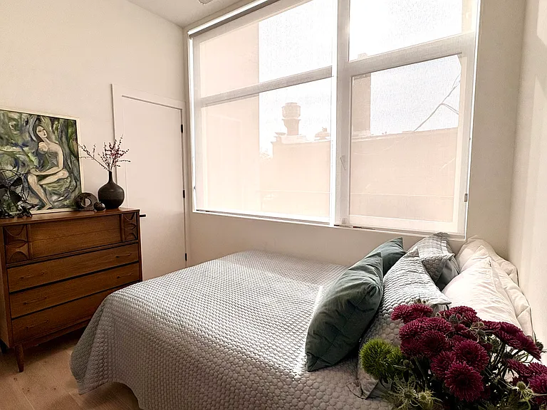 4406 N Clark St #2 — Photo 6