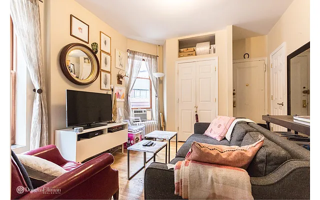 Rented by Douglas Elliman | media 17