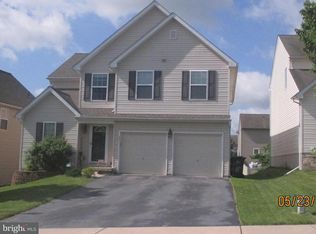 630 Thomas Armor Dr, Windsor, PA 17366