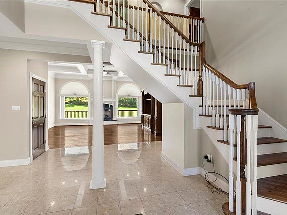 4th image of 2251 Lake Vista Dr