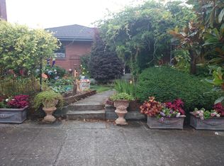 6757 40th Ave SW, Seattle, WA 98136