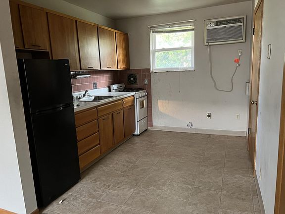 5th image of 1774-1776 N Star Ave #C