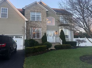 8 Clover Way, Manchester, NJ 08759