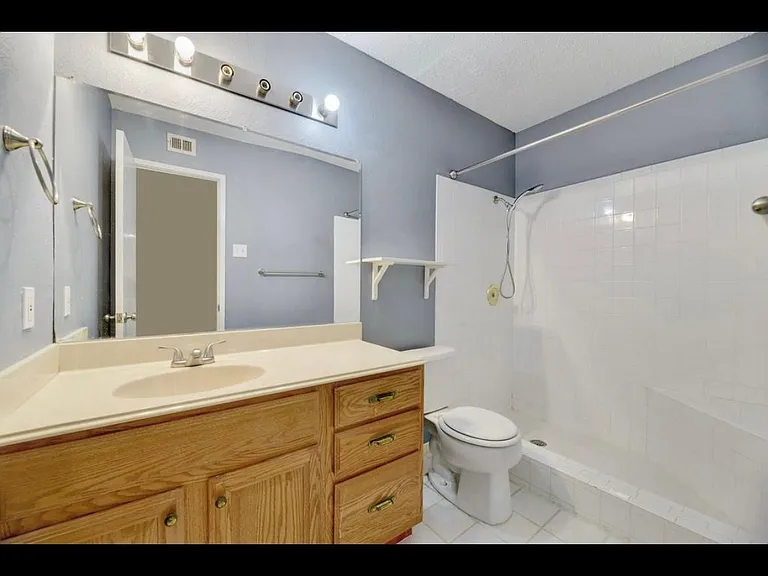 3431 N Hills Dr #121 — Photo 12