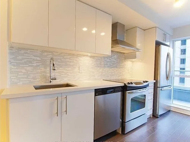 58 Orchard View Blvd #414 — Photo 6
