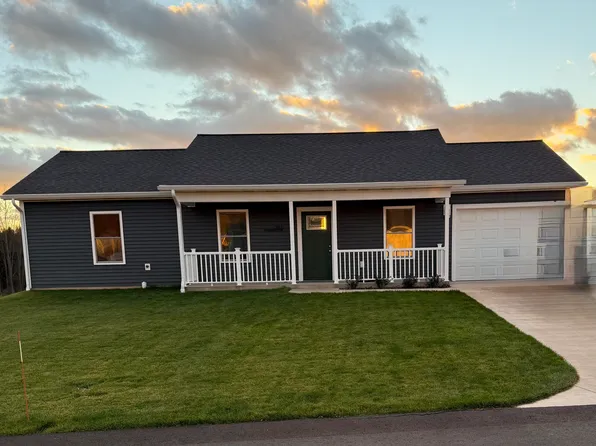 251 Stonecrest Dr, Shelby, MI 49455