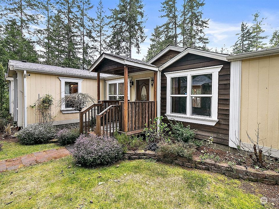1st image of 320 NE Collins Lake Drive