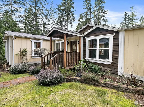 320 NE Collins Lake Drive, Tahuya, WA 98588