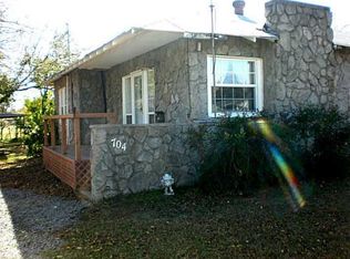 704 E Walnut St, Tecumseh, OK 74873