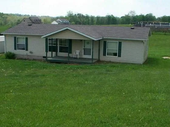 24 Fleetwood Addition E photo 1