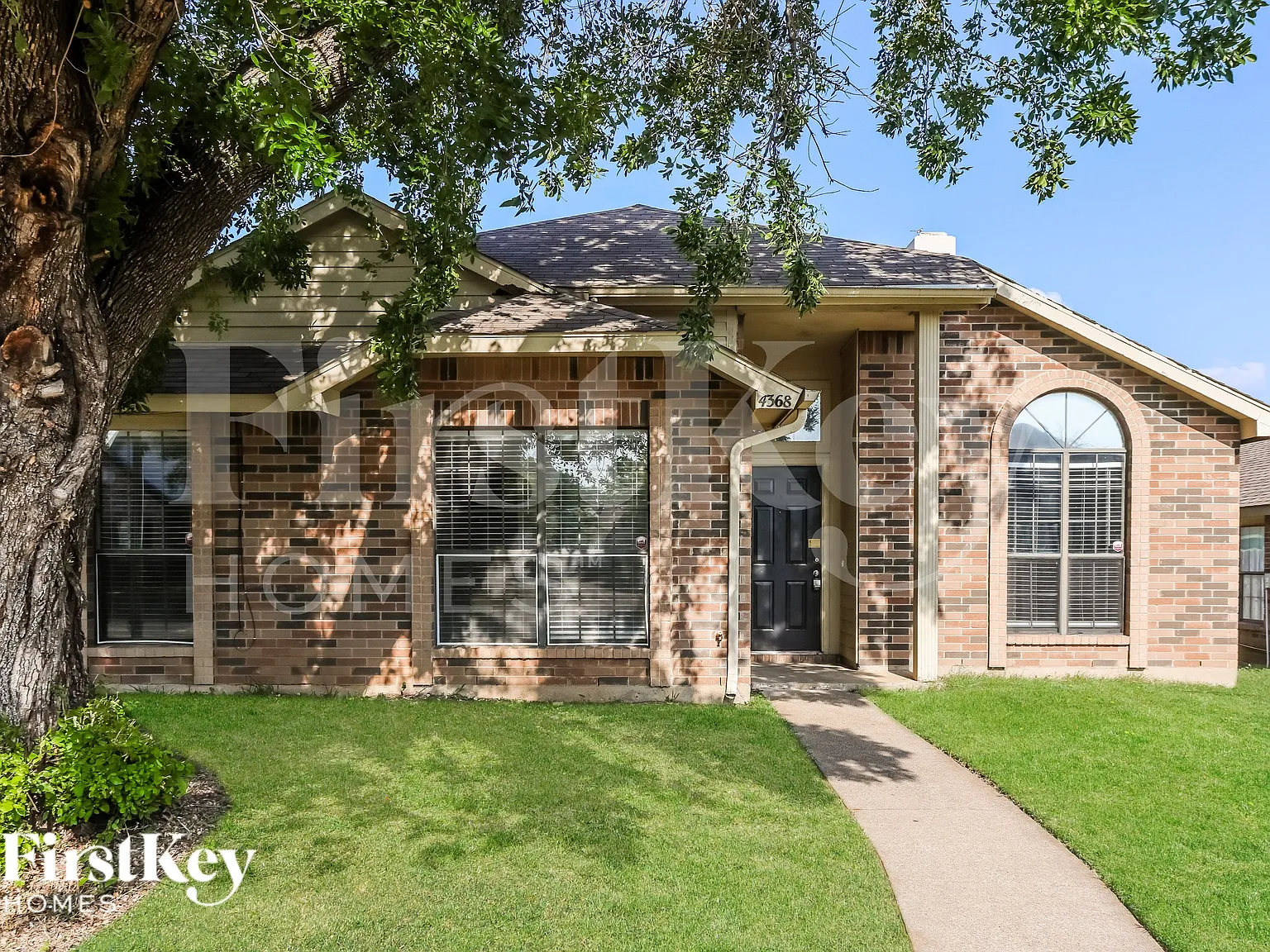 3 bed, 2.0 bath, 1537 sqft, $2,160 — Photo 1