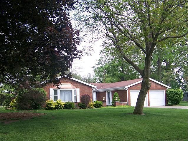 2nd image of 1420 W Forest Ln