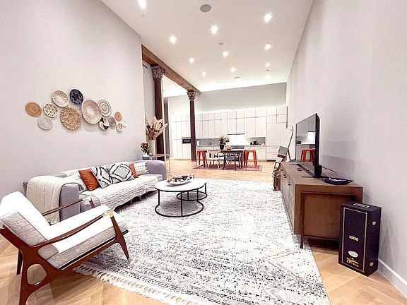 2nd image of 43 Wooster St #6