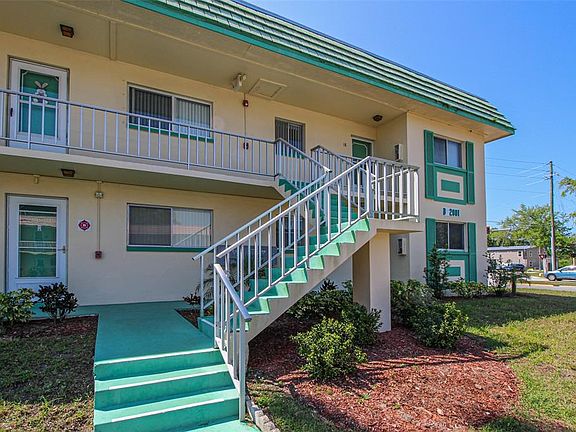 2nd image of 2001 Greenbriar Blvd APT 18