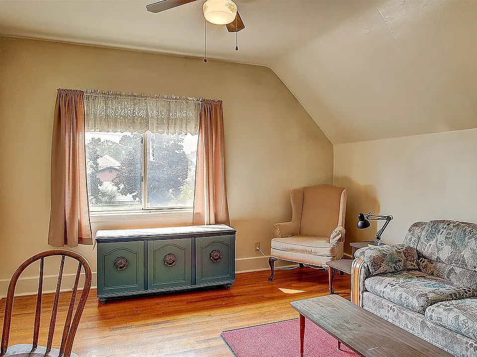 620 S 1st St W #1/2