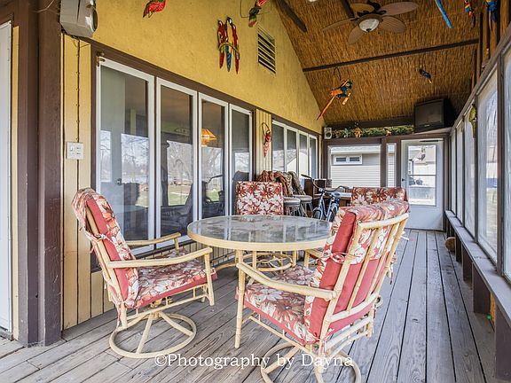 5th image of 2857 River Rd