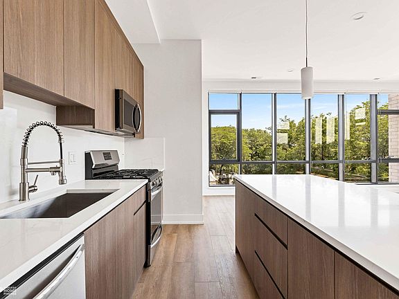 3rd image of 3204 N Lawndale Ave #301
