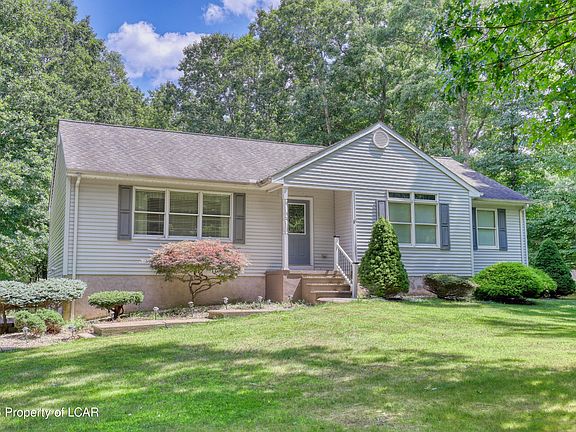 3rd image of 8 Polonia Ct