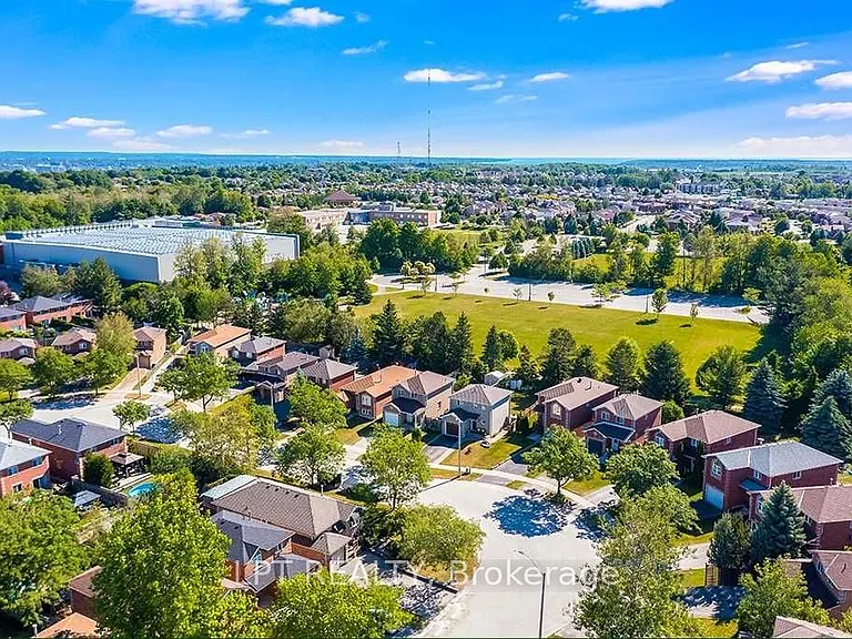 35 Clute Cres — Photo 23