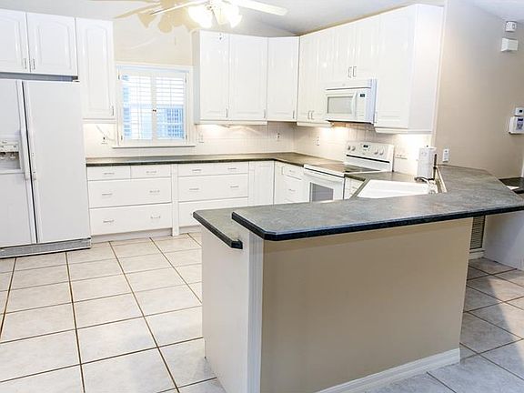 3rd image of 222 Agua Vista St