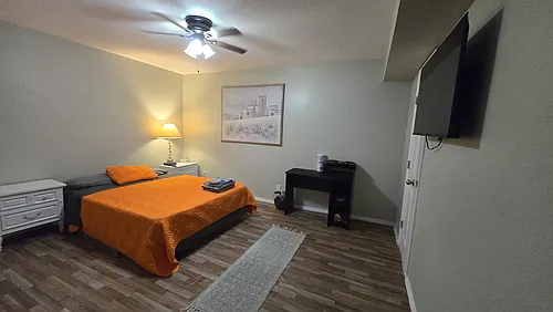 2709 N Bell Ave #4 Photo 1