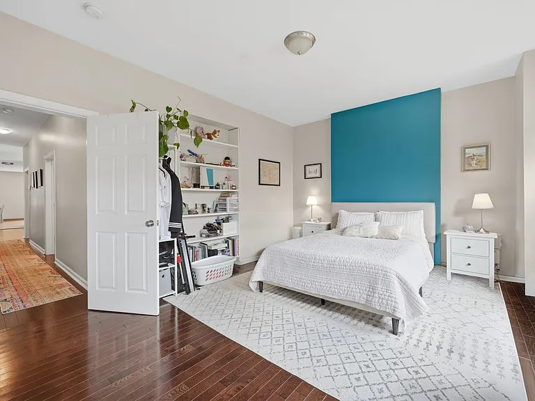 935 Summit Ave #2 — Photo 7