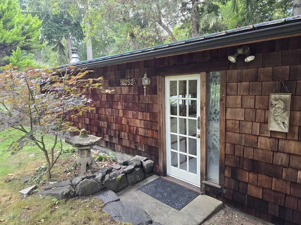 16252A Westside Hwy SW, Vashon, WA 98070