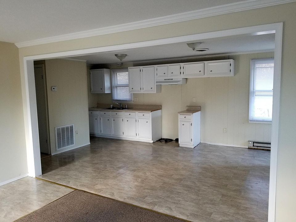2nd image of 921 Independence Dr