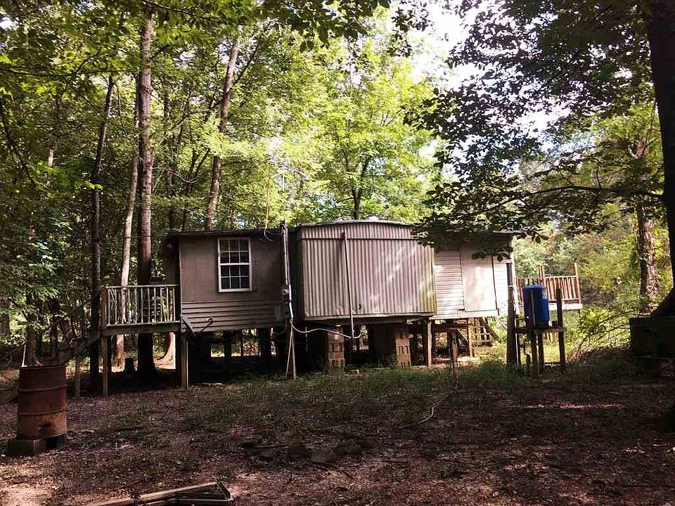 2nd image of 140 Riverside Dr