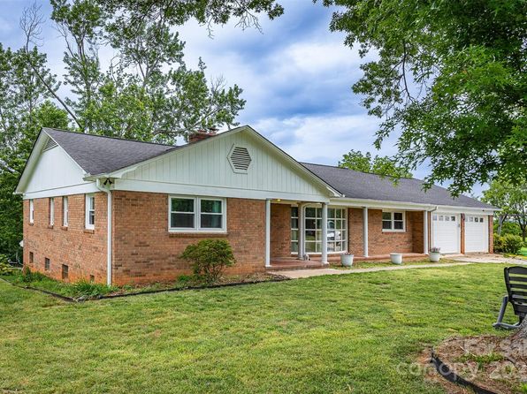 2176 Tomlinson Loop, Connelly Springs, NC 28612