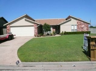 7701 SW Crystal Hills Pl, Lawton, OK 73505