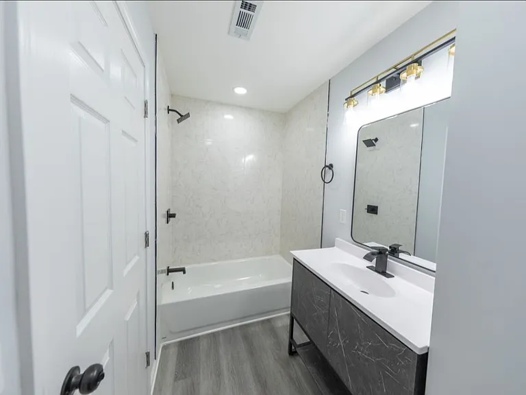 512 N Warren Ave — Photo 10