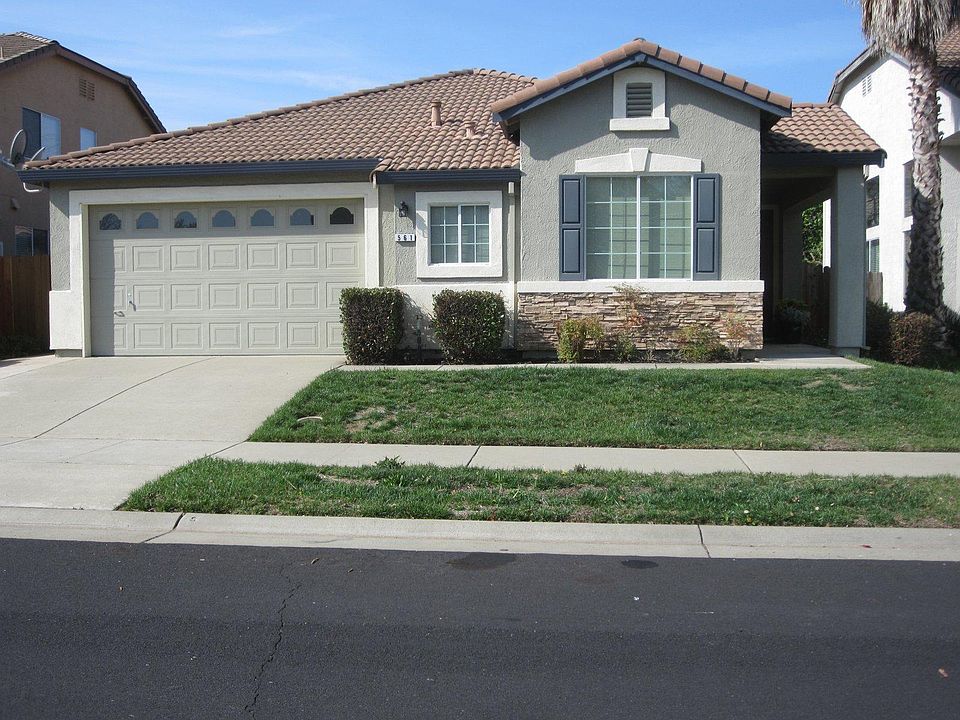 1st image of 561 Farridge Dr