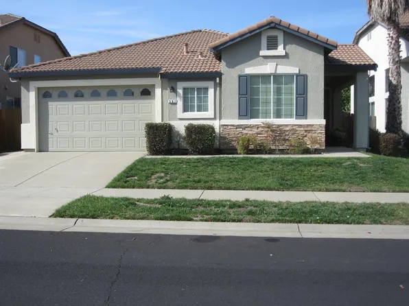 561 Farridge Dr, Roseville, CA 95678