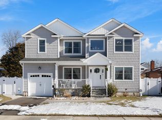 125 Ketchams Rd, Syosset, NY 11791