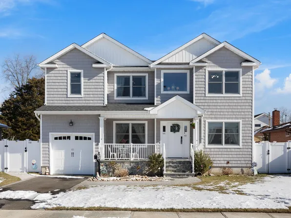 125 Ketchams Road, Syosset, NY 11791