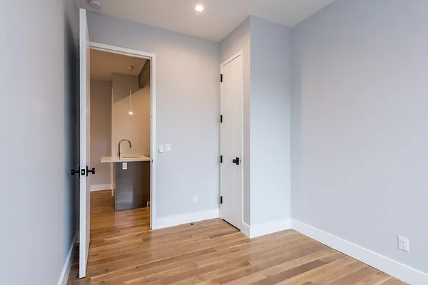 Rented by Nooklyn NYC LLC | media 27