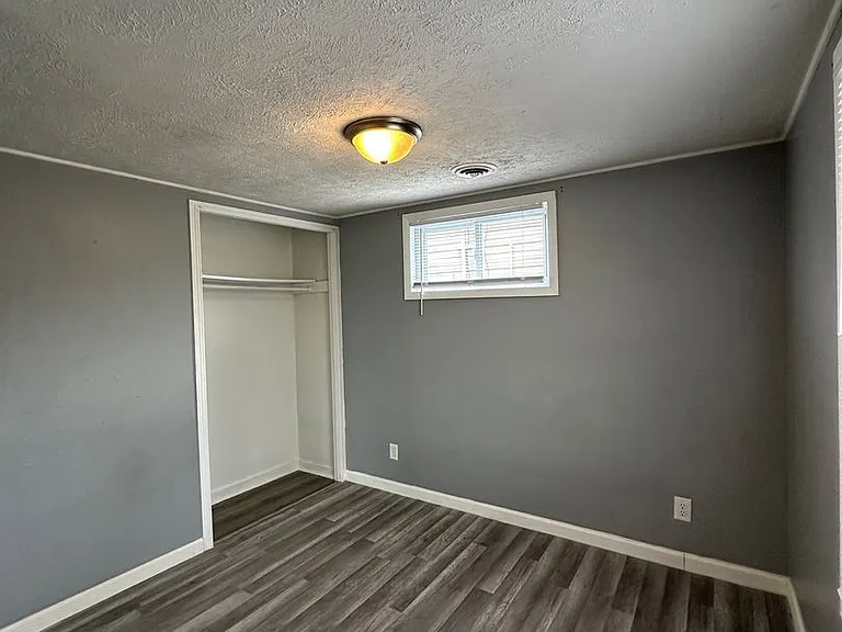 1604 S Oakdale Dr — Photo 8